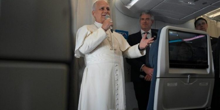 El Papa: «Como pastor no puedo estar a favor de la guerra, han muerto demasiados inocentes»