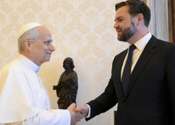 «Debe tener cuidado»: J.D. Vance lanza advertencia al papa León XIV