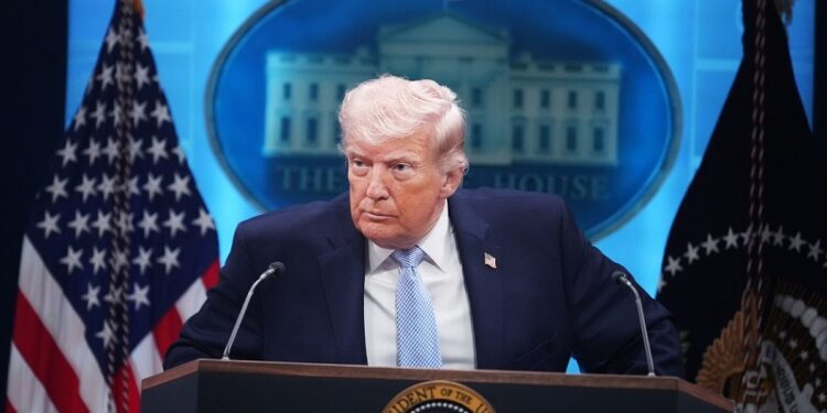 Trump amenaza con ataques a Irán «más fuertes de lo que nadie haya visto jamás» de no prosperar la tregua