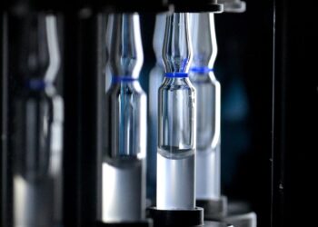 Rusia marca un hito con la primera aplicación de una vacuna personalizada contra el cáncer