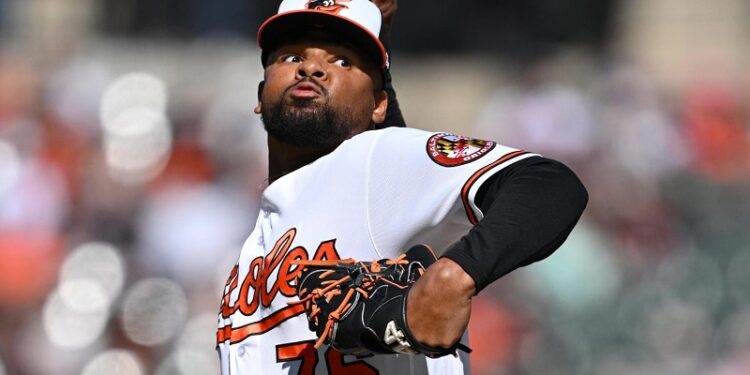 Hiraldo fue inhabilitado por Orioles; debut de Povich estaría a la vista