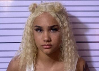 Policía apresa a la cantante “Macha” y otros dos jóvenes con armas de fuego