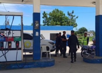 Cierran 3 estaciones de combustibles en Azua y Montecristi