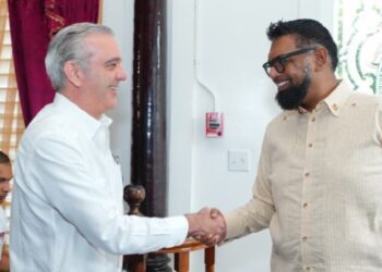 República Dominicana y Guyana firman contrato para exploración de bloque petrolero en Guyana