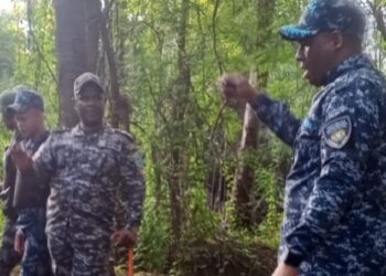 Policía Nacional desmantela fábrica clandestina de bebidas alcohólicas en Bahoruco 