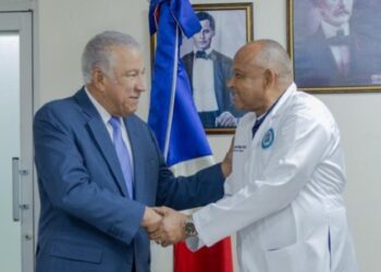 Ministro Administrativo de la Presidencia visita Hospital General Docente de la Policía Nacional
