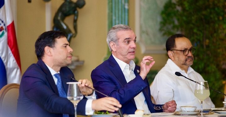 Gobierno anuncia licitación para rescatar el Teatro Agua y Luz
