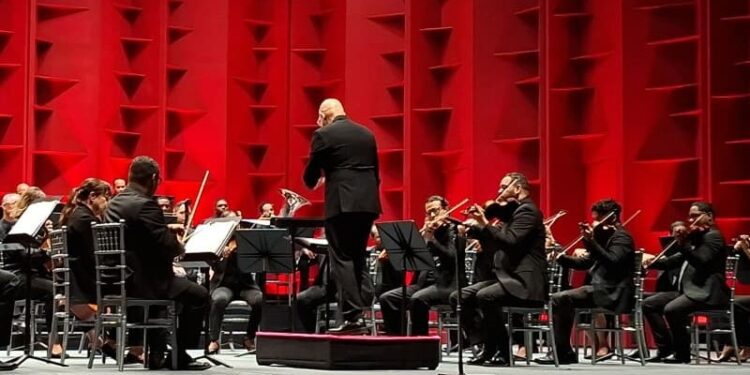 Amaury Sánchez rinde homenaje sinfónico a los grandes compositores dominicanos