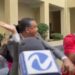 Coerción para el comunicador Jhossan Capell por agredir a un hombre en el Palacio de Justicia de Ciudad Nueva