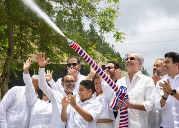 Presidente Abinader y Wellington Arnaud inauguran acueducto múltiple San José de Ocoa-Sabana Larga