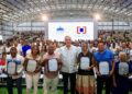 Presidente Abinader entrega 1.500 títulos de propiedad en Nuevo Domingo Savio