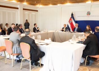 Presidente Abinader se reúne con empresarios de Costa Rica