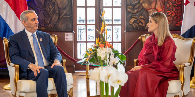 Presidente Abinader sostiene reunión bilateral con la mandataria electa, Laura Fernández Delgado
