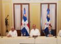 Gobierno dispone mesa permanente con transportistas para evitar aumentos en el pasaje