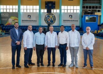 Aguilera destaca impacto social y comunitario del Club Mauricio Báez