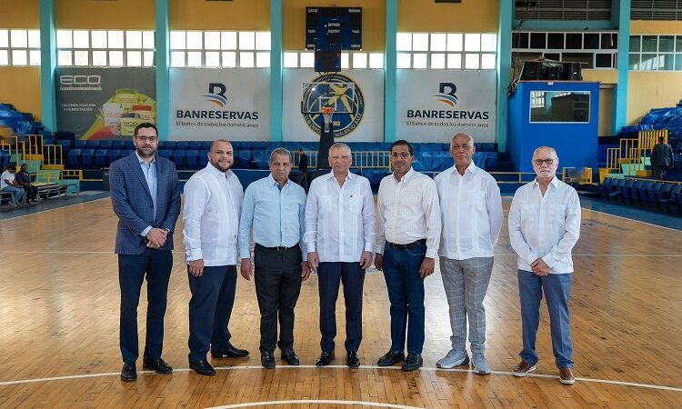 Aguilera destaca impacto social y comunitario del Club Mauricio Báez