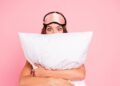 Dormir mejor no viene en pastilla: la realidad detrás de los populares productos para el sueño
