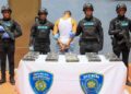 Policía ocupa 21 paquetes de presunta cocaína y arresta hombre