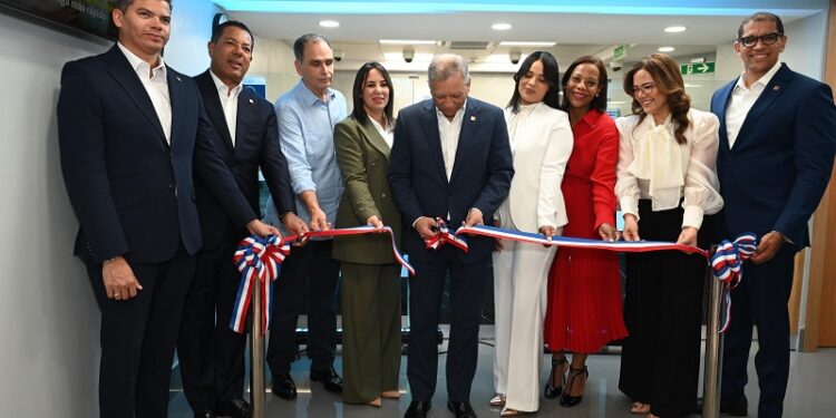 Banreservas inaugura oficina en Merca Jumbo de la Núñez de Cáceres