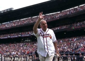 Bobby Cox, manager del Salón de la Fama e ícono de los Bravos, fallece a los 84 años