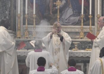 Parolin: «intereses inhumanos alimentan trata y guerras que devastan a las sociedades»