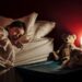 El peligro oculto de dormir con la luz encendida
