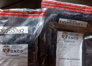 Detienen en el AILA a una estadounidense con cocaína oculta en su equipaje rumbo a Madrid