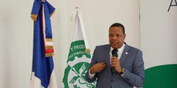 Eddy Alcántara acusa a la oposición de incentivar desasosiego en medio de turbulencia económica mundial