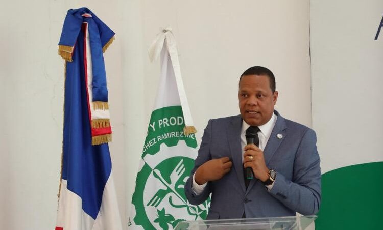 Eddy Alcántara acusa a la oposición de incentivar desasosiego en medio de turbulencia económica mundial