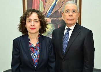 Embajadora de España visita al expresidente Danilo Medina