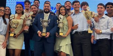 UPR Bayamón se corona campeona en competencia de asociaciones de contabilidad en la isla