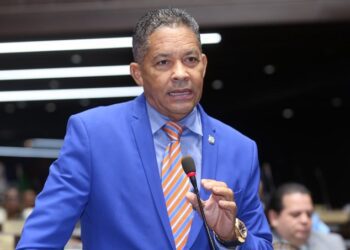 Diputado Eugenio Cedeño llama a Abinader a «poner orden en la casa»