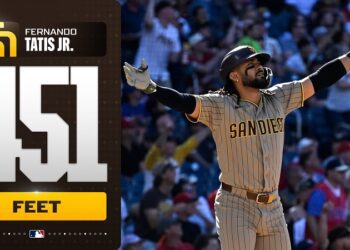 ¡Despertó ‘El Niño’! Fernando Tatis Jr. finalmente rompe su sequía de jonrones