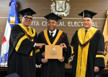 JCE- IESPEC celebra primera graduación ordinaria de Especialidad en Administración Política Electoral