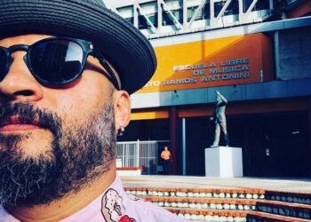 Citan a nivel federal a Yanira Raíces y a Eliezer Ramos Parés en caso por despido de maestro