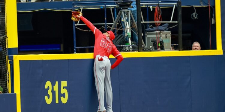 Sirí se roba grand slam — ¡y salva el bufet! — en el Tropicana Field
