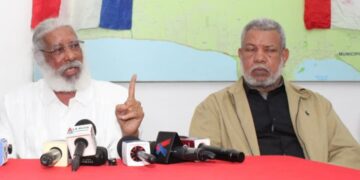Gobierno rebajó 25 mil galones de gasoil subsidiado a Fenatrano, según Juan Hubieres