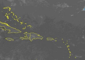 Soleado y caluroso sobre el país con chubascos débiles en algunas localidades