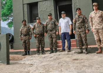 Ministros de Defensa y de la Presidencia realizan recorrido estratégico por la frontera