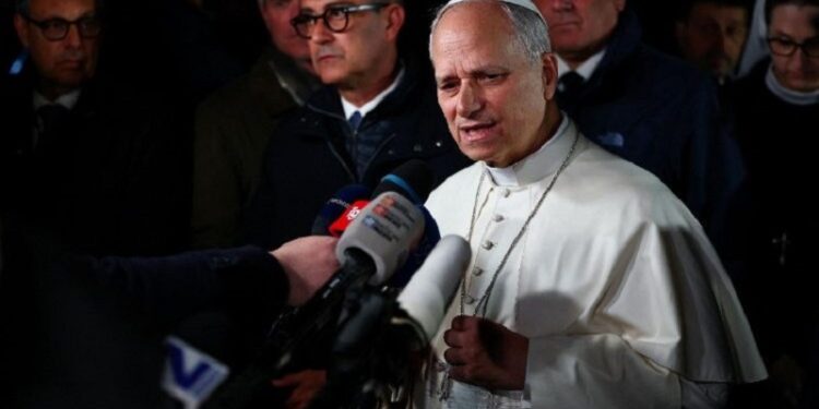 El Papa: la Iglesia anuncia el Evangelio. Si alguien me critica, que lo haga con la verdad