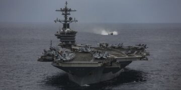 Trump amenaza con «tomar» Cuba usando un portaaviones a su regreso de Irán