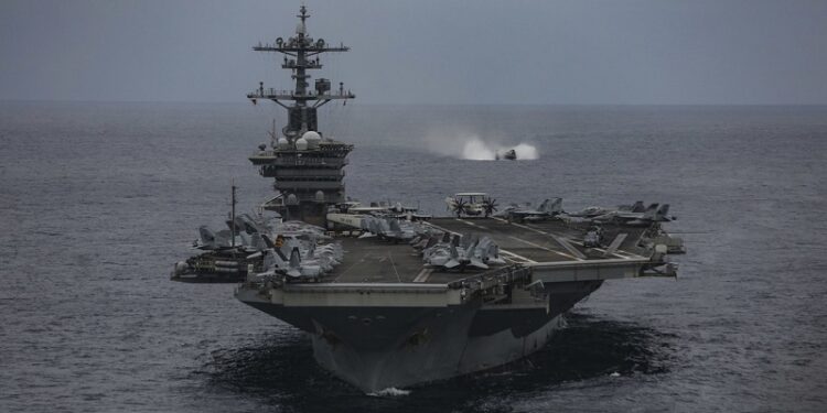 Trump amenaza con «tomar» Cuba usando un portaaviones a su regreso de Irán