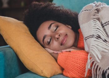 ¿Cuál es la duración del sueño óptima para frenar el envejecimiento corporal?