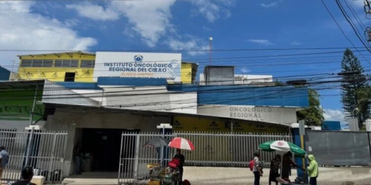 Denuncian el apresamiento arbitrario de exdirectivos del Oncológico Regional del Cibao