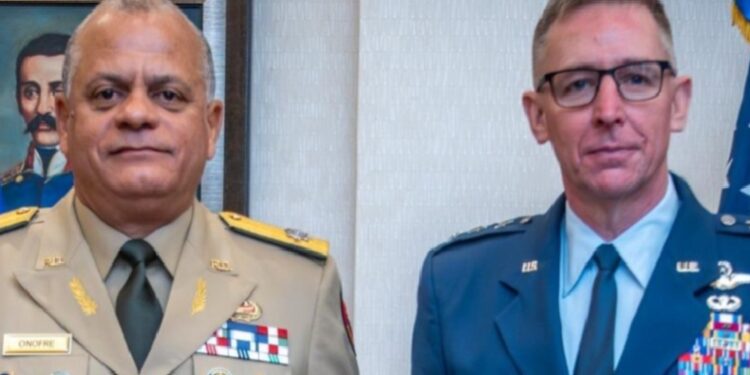 Ministro de Defensa recibe delegación del Comando Sur de los Estados Unidos
