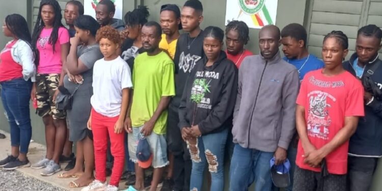 Interceptan a 72 haitianos indocumentados en Dajabón
