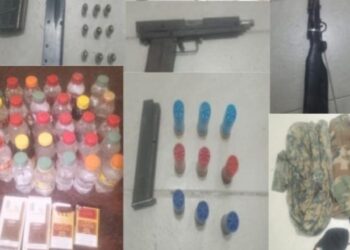 Ocupan armas de fuego, pertrechos militares y ron adulterado durante allanamientos en Barahona y Cabral
