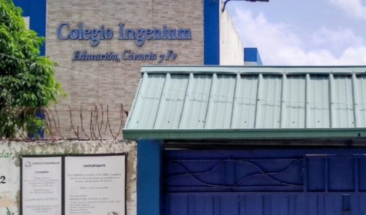 Padres de estudiantes del Colegio Ingenium reclaman respuesta del Ministerio de Educación tras cierre inesperado