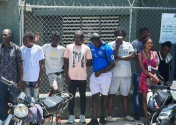 El Ejército intercepta a 56 haitianos indocumentados en la frontera