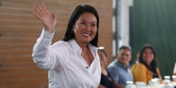 Fujimori dice tener «mucha esperanza» en que voto extranjero defina elección con Sánchez